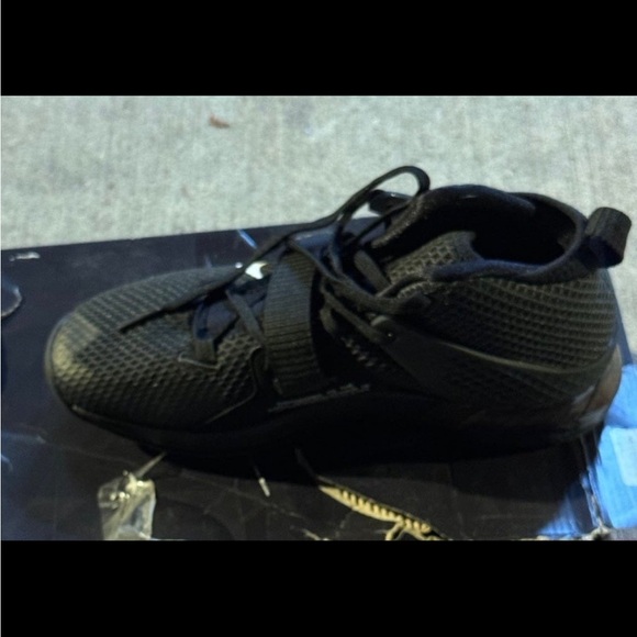 AIRFORCE AIRMAX1 - Picture 2 of 4